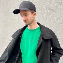 Lade das Bild in den Galerie-Viewer, UNISEX Sweatshirt Green
